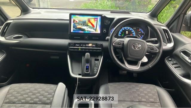 Toyota VOXY 2024-03 8815472-2