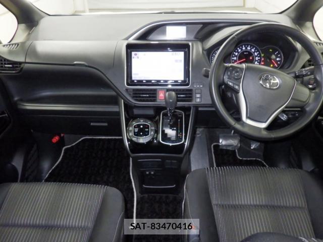 Toyota VOXY 2020-07 8815639-2