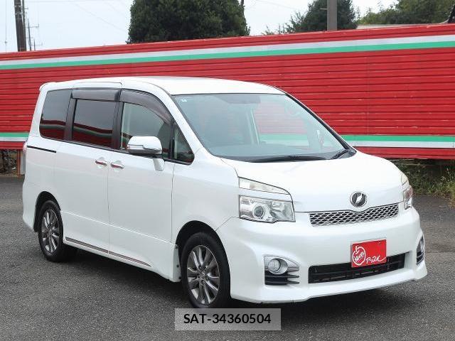 Toyota VOXY 2012-09 8815657-19