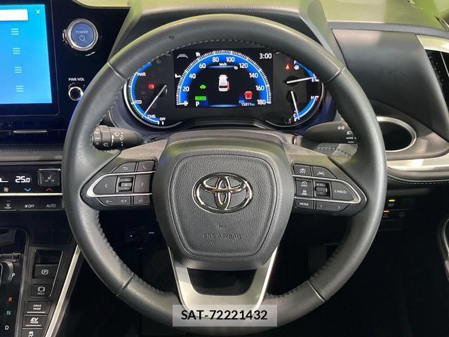 Toyota VOXY 2023-03 8815786-11