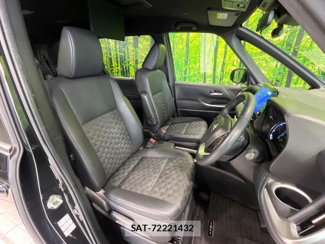 Toyota VOXY 2023-03 8815786-7