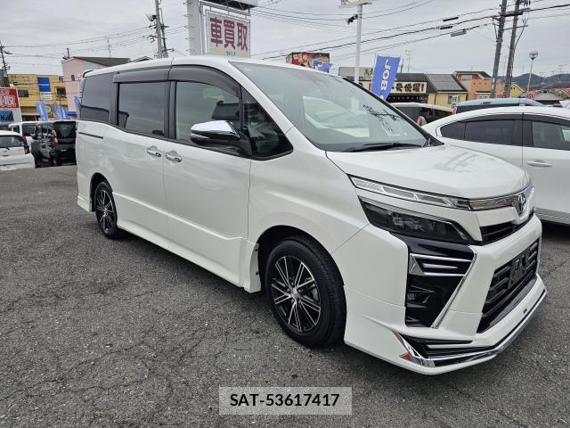 Toyota VOXY 2021-04 8815810-1