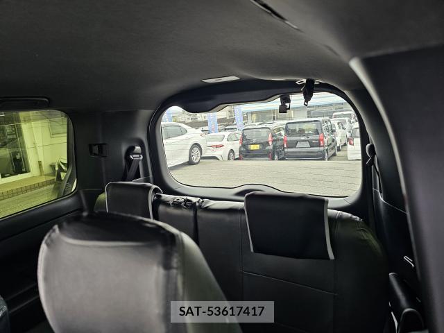Toyota VOXY 2021-04 8815810-13