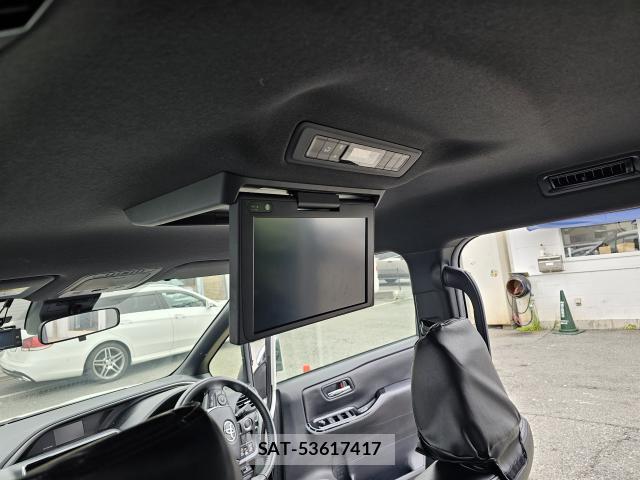 Toyota VOXY 2021-04 8815810-9
