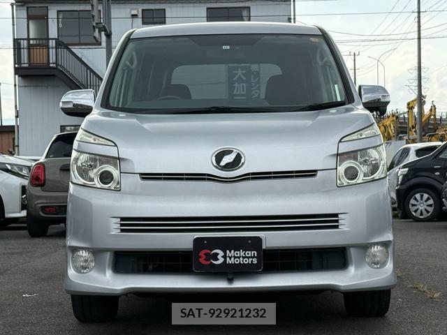 Toyota VOXY 2009-11 8815848-2