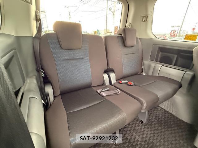 Toyota VOXY 2009-11 8815848-6