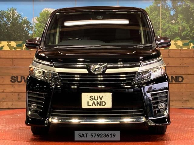 Toyota VOXY 2017-05 8815905-14