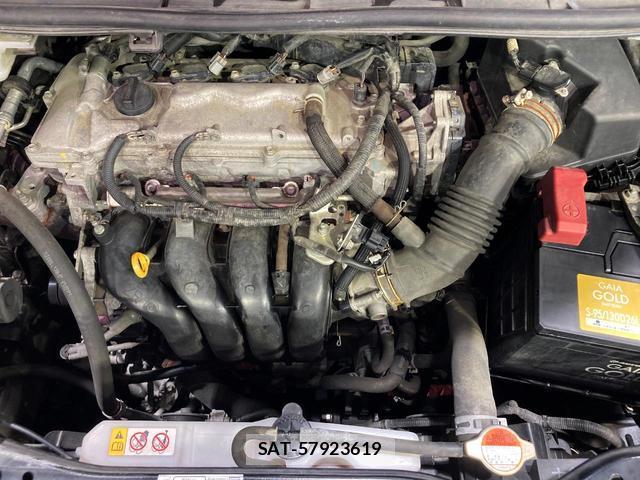 Toyota VOXY 2017-05 8815905-18