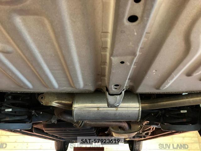 Toyota VOXY 2017-05 8815905-19