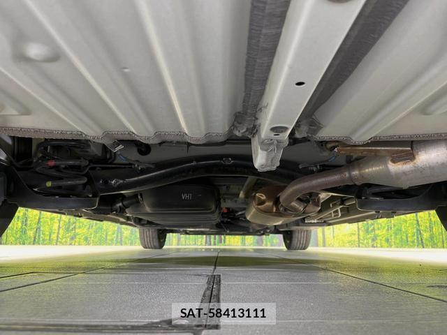 Toyota VOXY 2024-02 8815919-19