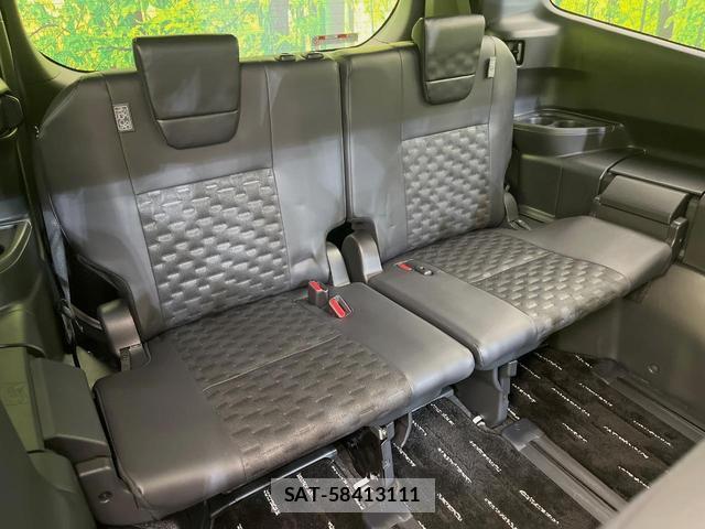 Toyota VOXY 2024-02 8815919-9