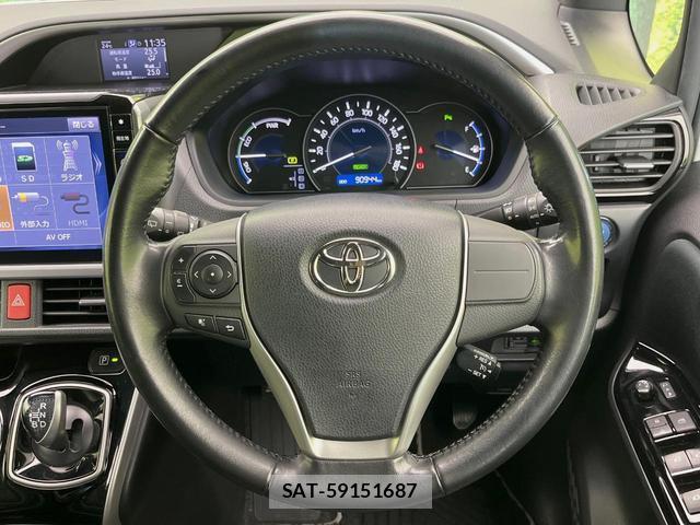 Toyota VOXY 2019-01 8815920-11