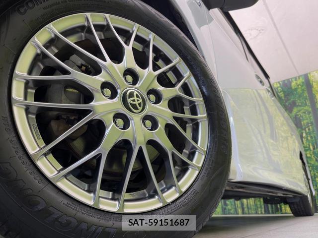 Toyota VOXY 2019-01 8815920-13