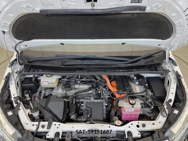 Toyota VOXY 2019-01 8815920-17