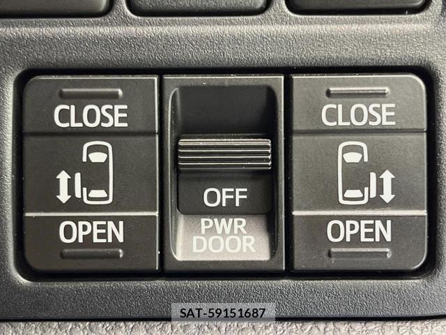 Toyota VOXY 2019-01 8815920-5