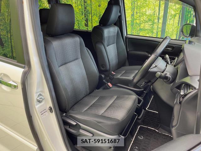 Toyota VOXY 2019-01 8815920-7