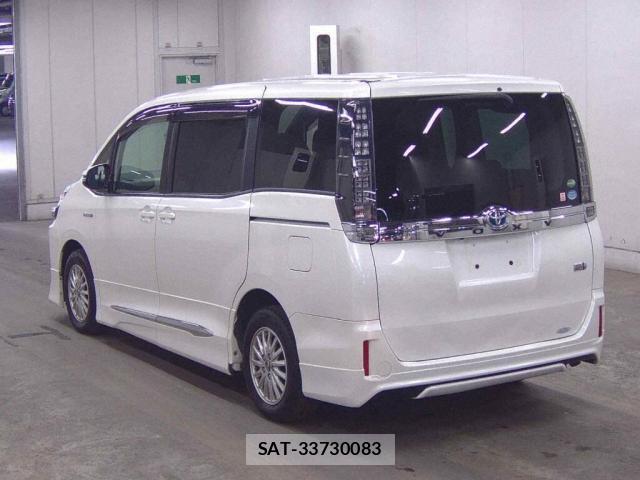 Toyota VOXY 2015-08 8815981-1