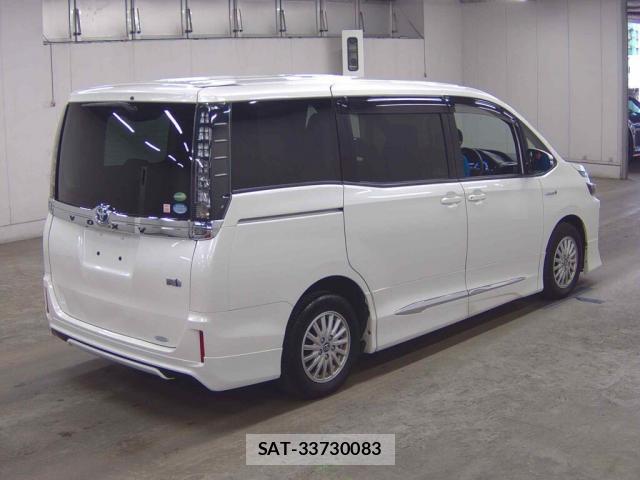Toyota VOXY 2015-08 8815981-4