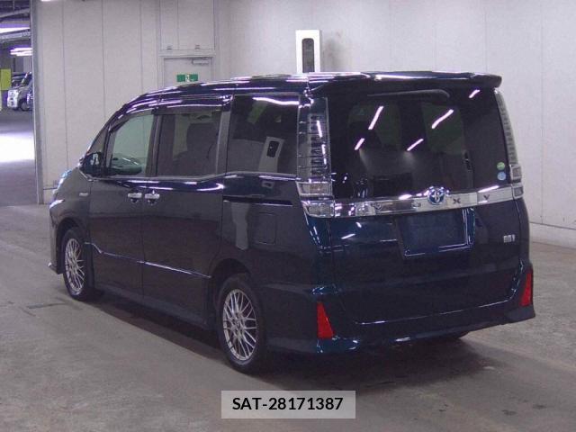 Toyota VOXY 2018-05 8816005-4