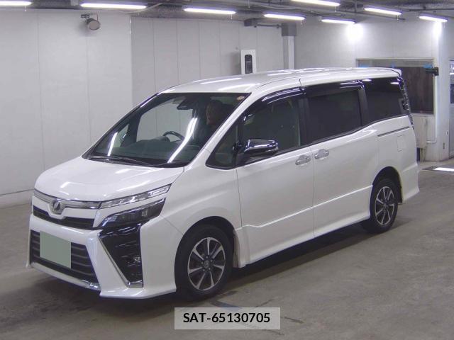 Toyota VOXY 2018-02 8816025-3