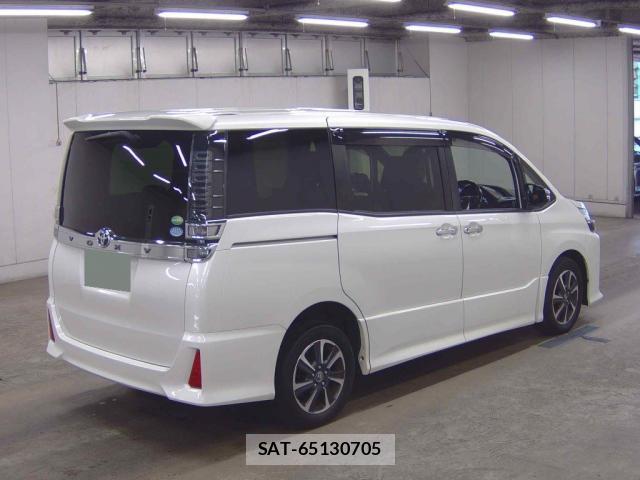 Toyota VOXY 2018-02 8816025-4