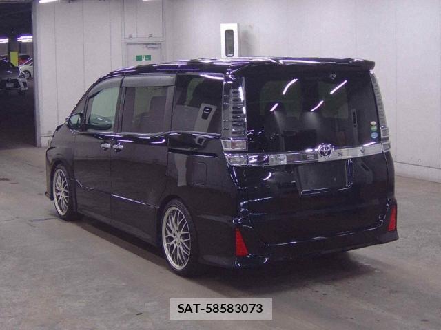 Toyota VOXY 2018-11 8816026-1