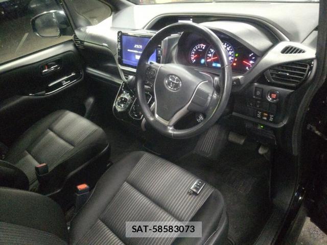 Toyota VOXY 2018-11 8816026-2