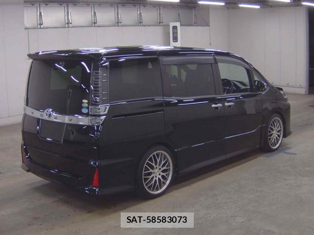 Toyota VOXY 2018-11 8816026-4