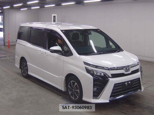 Toyota VOXY 2017-08 8816029-0