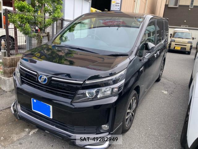Toyota VOXY 2014-04 8816277-1