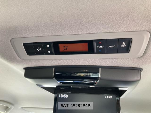 Toyota VOXY 2014-04 8816277-17
