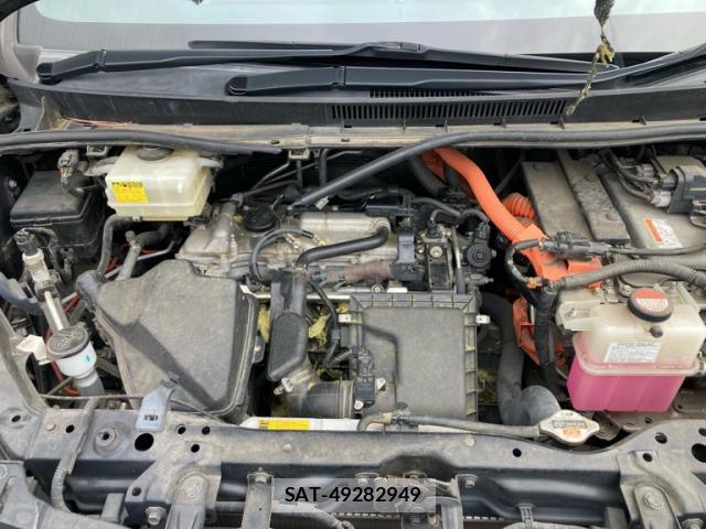Toyota VOXY 2014-04 8816277-19