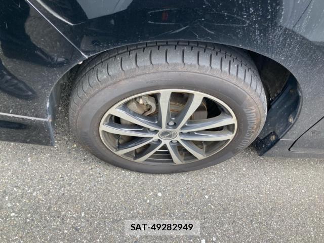Toyota VOXY 2014-04 8816277-4