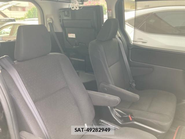 Toyota VOXY 2014-04 8816277-8