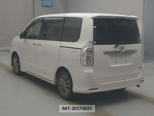 Toyota VOXY 2012-01 8816313-3