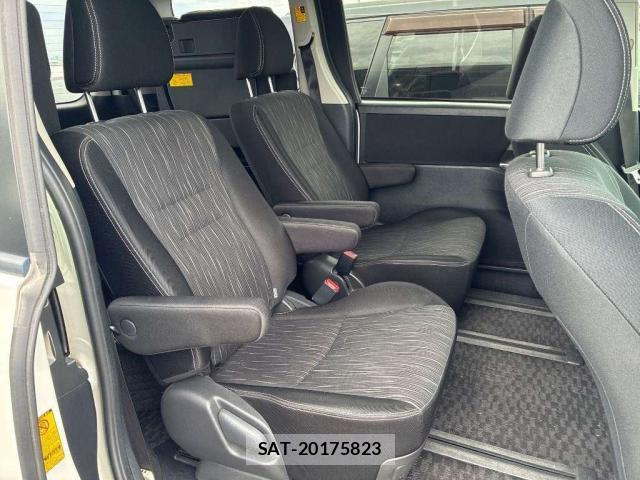 Toyota VOXY 2012-01 8816313-6