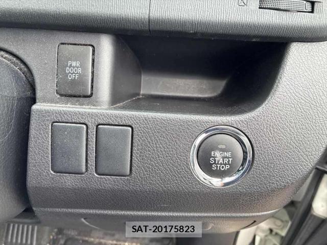 Toyota VOXY 2012-01 8816313-8