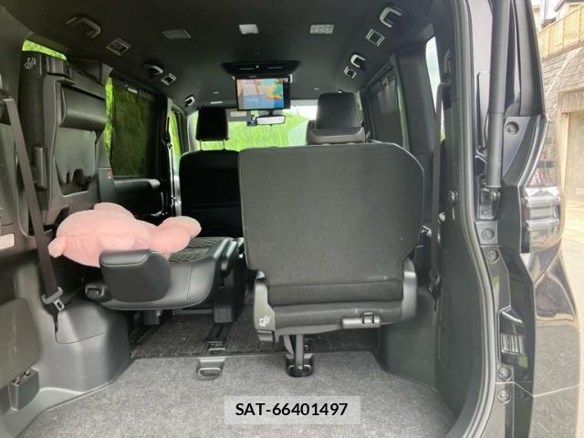 Toyota VOXY 2022-01 8816371-17