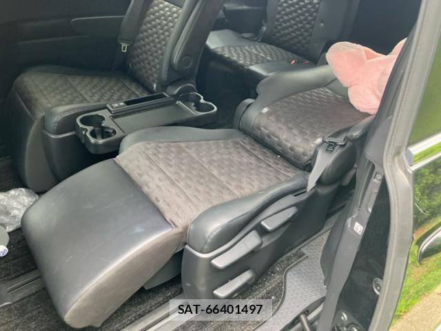 Toyota VOXY 2022-01 8816371-18