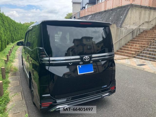 Toyota VOXY 2022-01 8816371-3