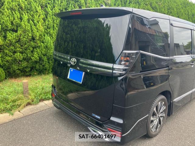 Toyota VOXY 2022-01 8816371-4