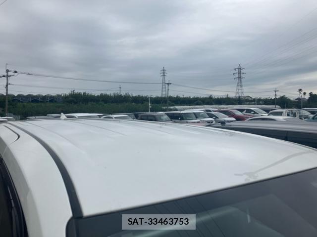 Toyota VOXY 2022-10 8816386-12