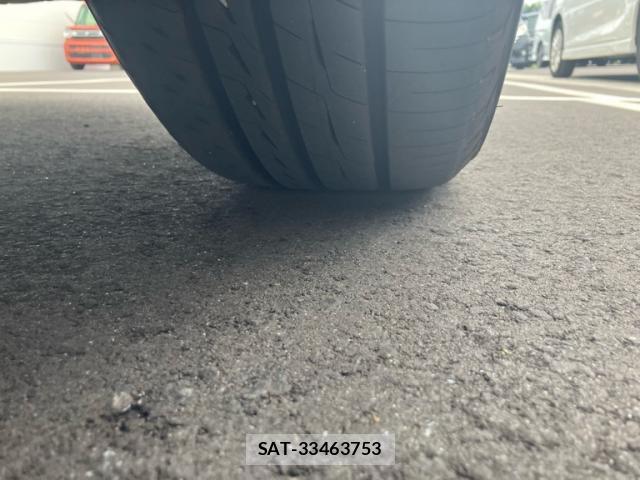 Toyota VOXY 2022-10 8816386-6