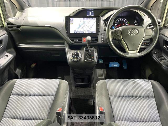 Toyota VOXY 2016-01 8816490-1