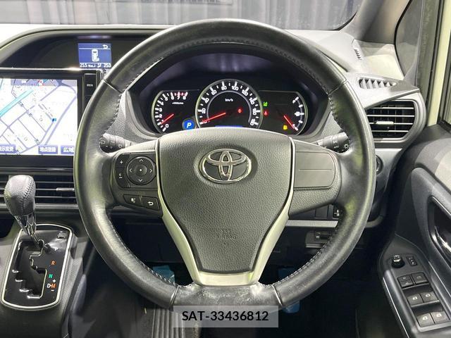 Toyota VOXY 2016-01 8816490-10