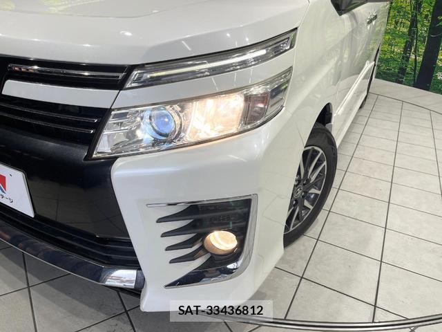 Toyota VOXY 2016-01 8816490-11