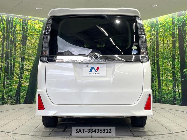 Toyota VOXY 2016-01 8816490-14