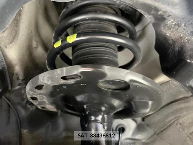 Toyota VOXY 2016-01 8816490-19