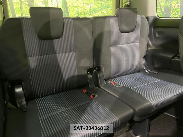 Toyota VOXY 2016-01 8816490-8