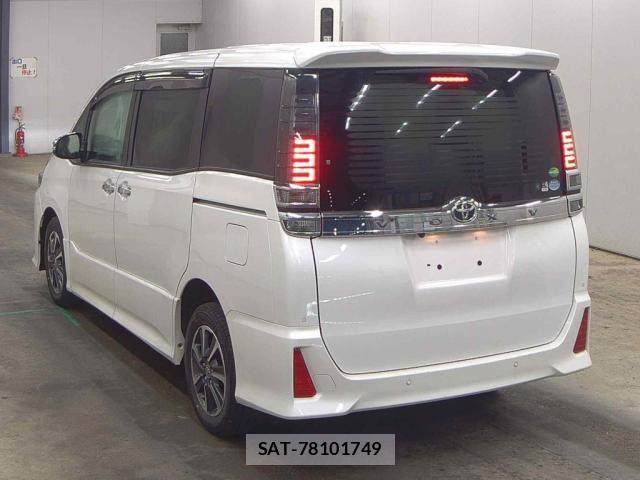 Toyota VOXY 2019-04 8816569-1